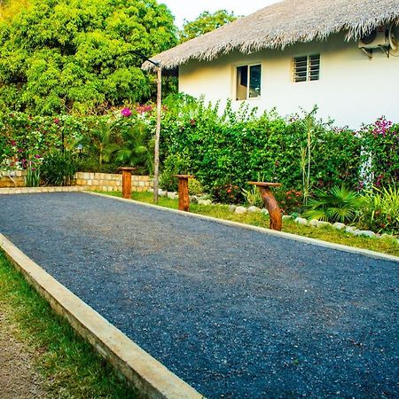 Tiako Villas Ambondrona  Buitenkant foto