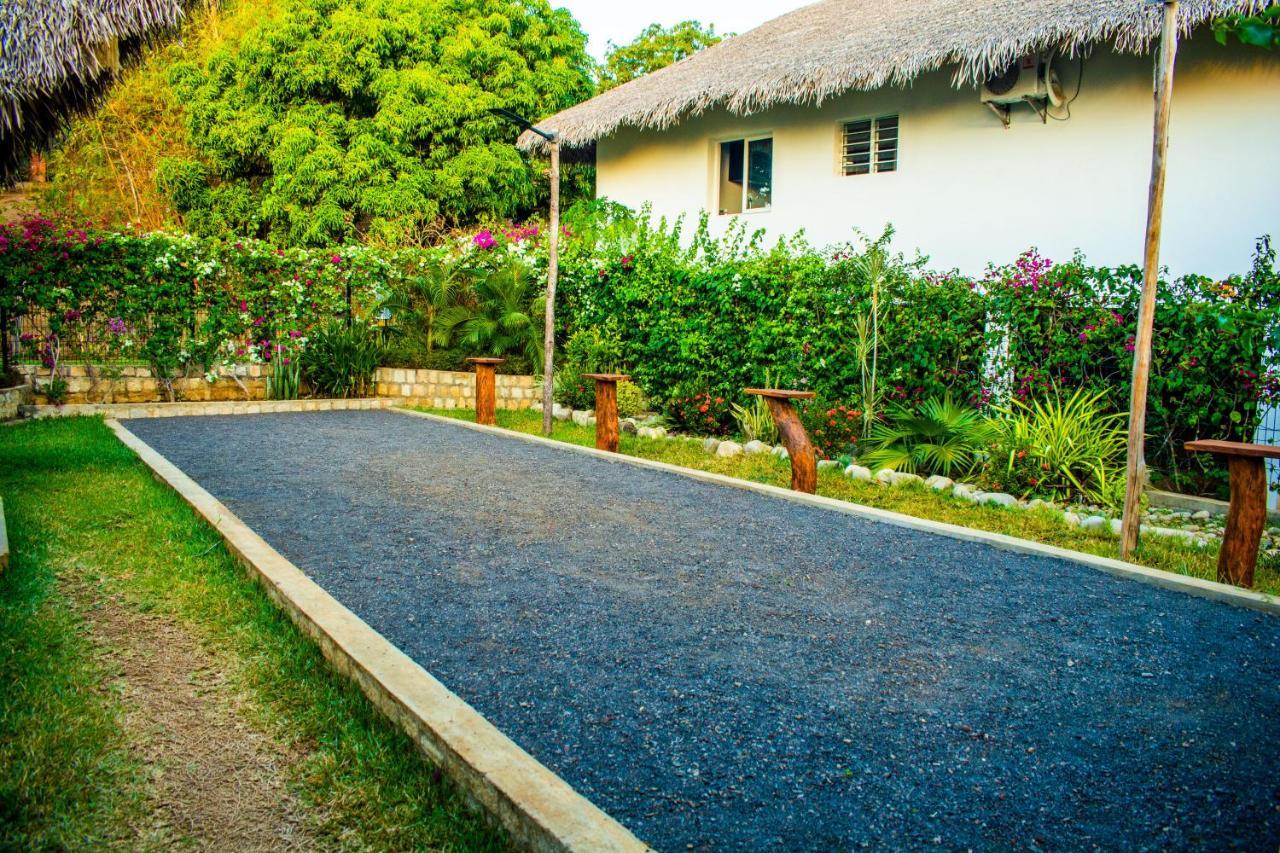 Tiako Villas Ambondrona  Buitenkant foto